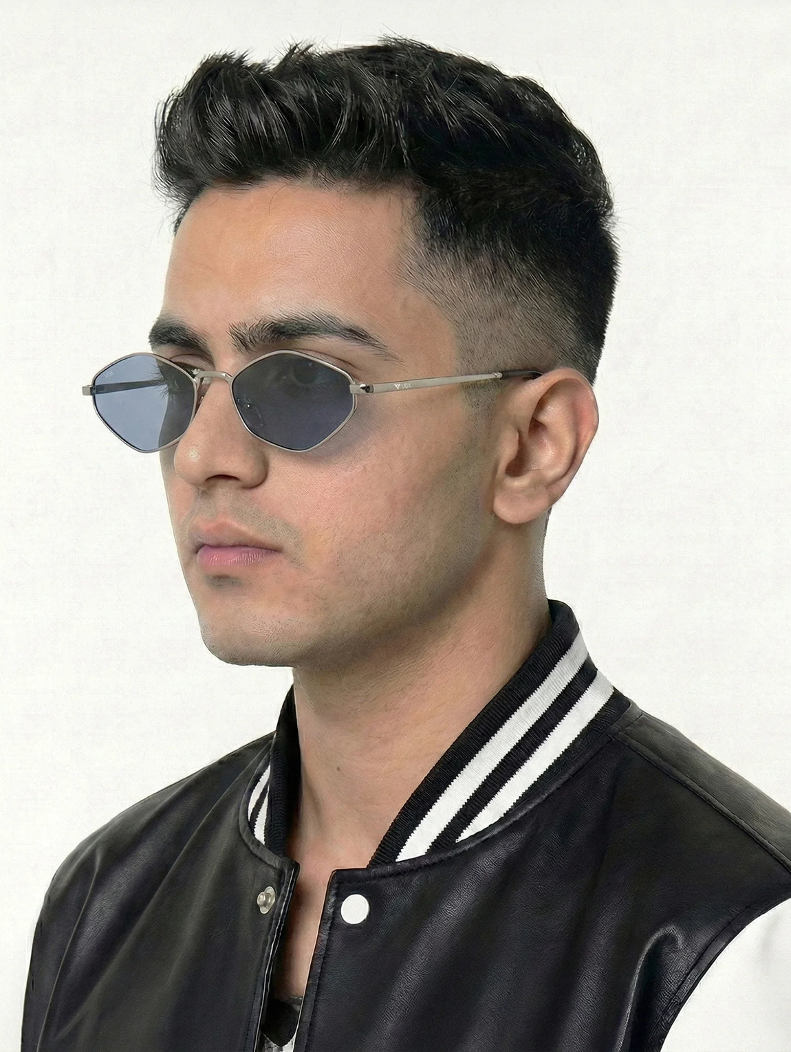 gold-brown_vox-1005-male