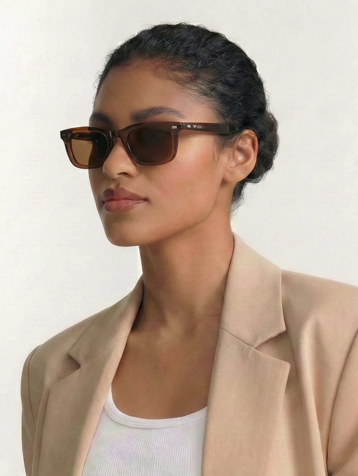 brown_vox-1008-female